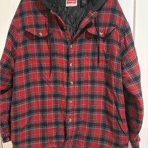 Wrangler Premium Quality Quilted Flannel Shirt Jacket with Hood – Size Large